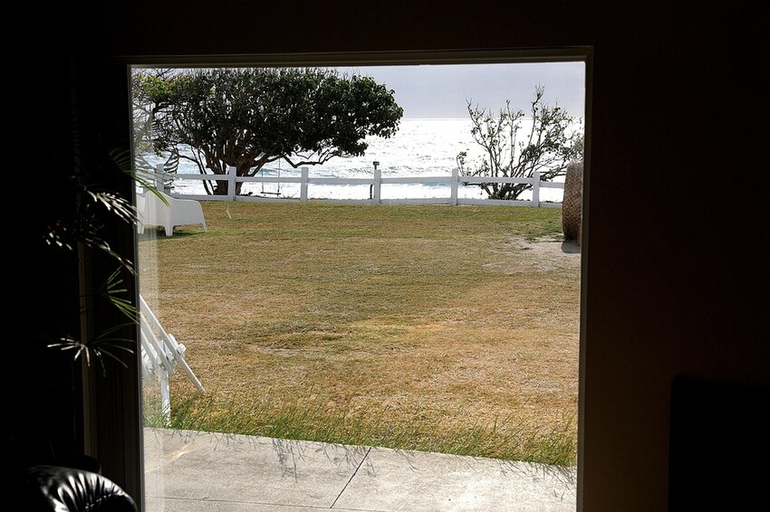 南國草原上的純白忘憂建築 無敵海景&仙境美景 屏東墾丁滿洲超夯人氣民宿｜日日旅海 Ocean Day by Day Hotel