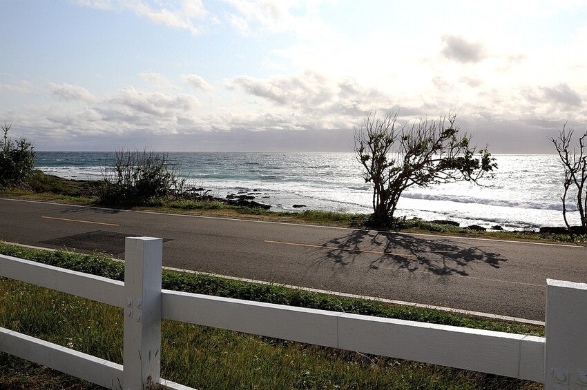 南國草原上的純白忘憂建築 無敵海景&仙境美景 屏東墾丁滿洲超夯人氣民宿｜日日旅海 Ocean Day by Day Hotel