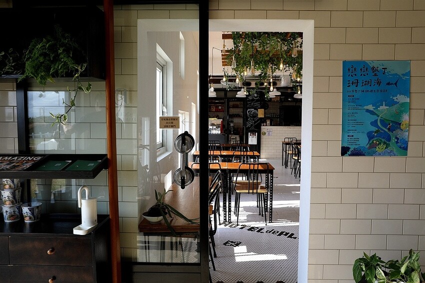 南國草原上的純白忘憂建築 無敵海景&仙境美景 屏東墾丁滿洲超夯人氣民宿｜日日旅海 Ocean Day by Day Hotel