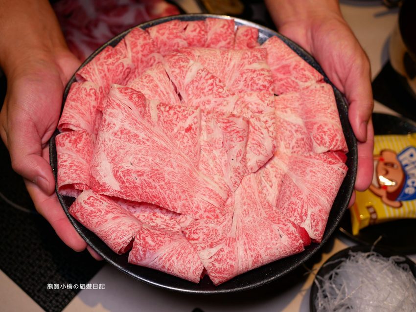 【桃園美食】 搭膳DaShan個人鍋物，中壢經國路夜店風餐廳，約會聚餐好選擇！日本鹿兒島A5和牛超好吃。 @熊寶小榆の旅遊日記