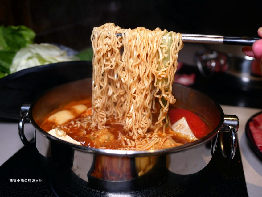 【桃園美食】 搭膳DaShan個人鍋物，中壢經國路夜店風餐廳，約會聚餐好選擇！日本鹿兒島A5和牛超好吃。 @熊寶小榆の旅遊日記