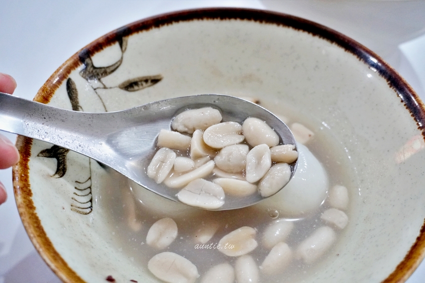 【台北】第一家湯圓專賣店 大顆綿密香濃花生湯 芝麻湯圓 冬天暖呼呼甜品推薦 - 水晶安蹄 不務正業過生活