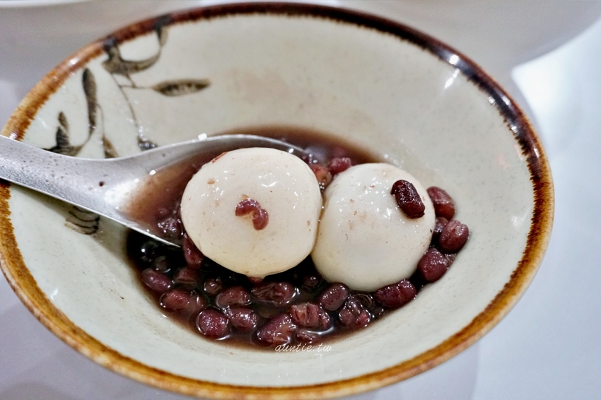 【台北】第一家湯圓專賣店 大顆綿密香濃花生湯 芝麻湯圓 冬天暖呼呼甜品推薦 - 水晶安蹄 不務正業過生活