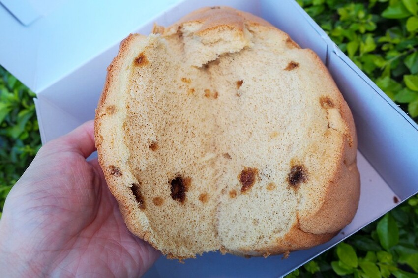 日賣八百顆超狂古早味手撕蛋糕,一顆只要$90多種口味隨你挑.還有年節送禮必買,搶翻天的好吃鳳凰酥.蛋黃酥