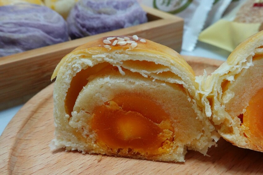 中秋節送禮推薦！多種搭配禮盒好划算，鳳凰酥一顆才20元？8/28日前預購禮盒享9折優惠