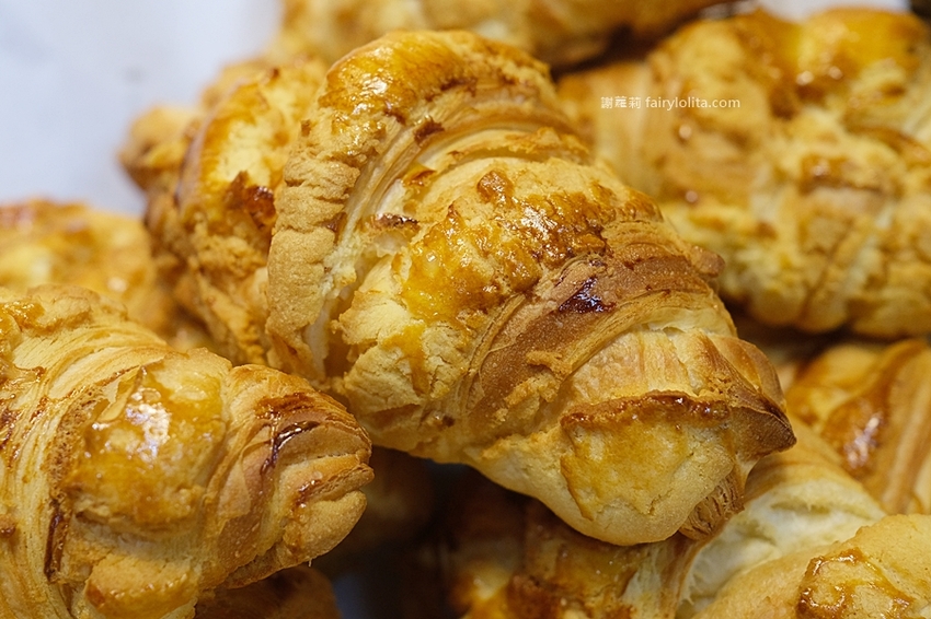 網友大讚口感就像日本生吐司?!每月狂銷超過2500顆,還沒開店就搶買!