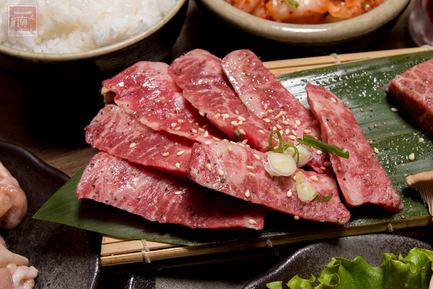 【臺南美食】台南燒肉店｜傳承正統日式燒肉文化｜手切冷藏頂級肉品｜店員的協助讓燒肉變好吃了｜多人和一個人都適合的燒肉店~~壹心燒肉台南安平店 - 南人幫