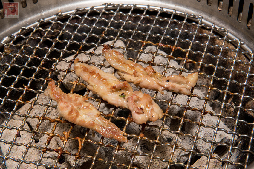 【臺南美食】台南燒肉店｜傳承正統日式燒肉文化｜手切冷藏頂級肉品｜店員的協助讓燒肉變好吃了｜多人和一個人都適合的燒肉店~~壹心燒肉台南安平店 - 南人幫