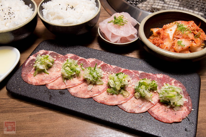 【臺南美食】台南燒肉店｜傳承正統日式燒肉文化｜手切冷藏頂級肉品｜店員的協助讓燒肉變好吃了｜多人和一個人都適合的燒肉店~~壹心燒肉台南安平店 - 南人幫