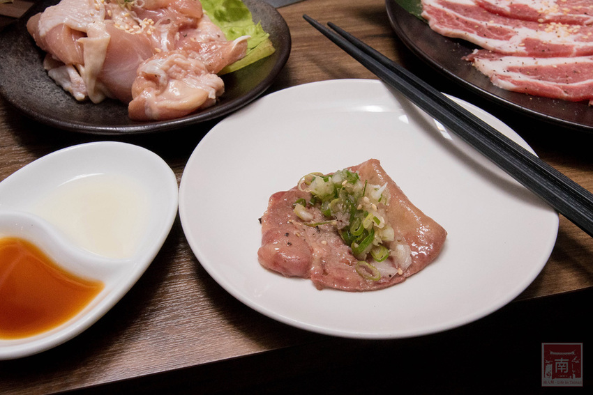 【臺南美食】台南燒肉店｜傳承正統日式燒肉文化｜手切冷藏頂級肉品｜店員的協助讓燒肉變好吃了｜多人和一個人都適合的燒肉店~~壹心燒肉台南安平店 - 南人幫