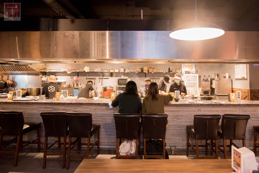 【臺南美食】台南燒肉店｜傳承正統日式燒肉文化｜手切冷藏頂級肉品｜店員的協助讓燒肉變好吃了｜多人和一個人都適合的燒肉店~~壹心燒肉台南安平店 - 南人幫