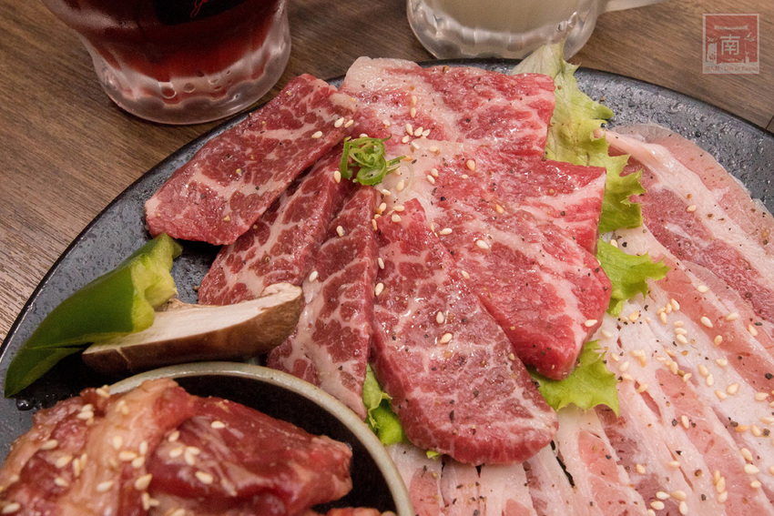 【臺南美食】台南燒肉店｜傳承正統日式燒肉文化｜手切冷藏頂級肉品｜店員的協助讓燒肉變好吃了｜多人和一個人都適合的燒肉店~~壹心燒肉台南安平店 - 南人幫