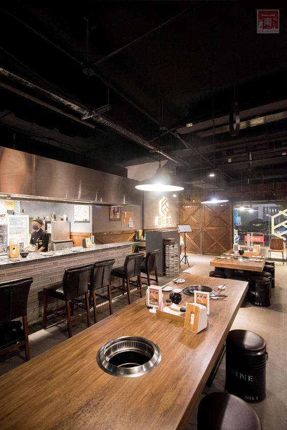 【臺南美食】台南燒肉店｜傳承正統日式燒肉文化｜手切冷藏頂級肉品｜店員的協助讓燒肉變好吃了｜多人和一個人都適合的燒肉店~~壹心燒肉台南安平店 - 南人幫