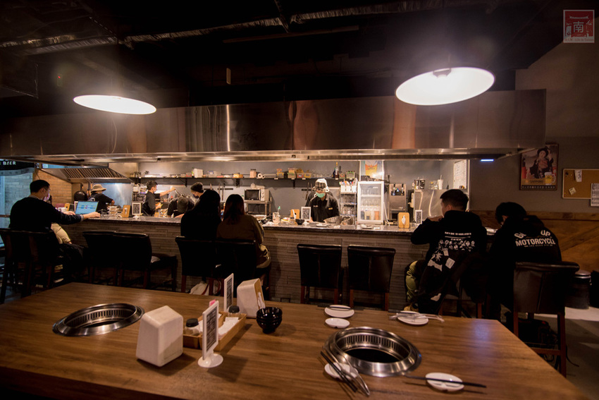 【臺南美食】台南燒肉店｜傳承正統日式燒肉文化｜手切冷藏頂級肉品｜店員的協助讓燒肉變好吃了｜多人和一個人都適合的燒肉店~~壹心燒肉台南安平店 - 南人幫