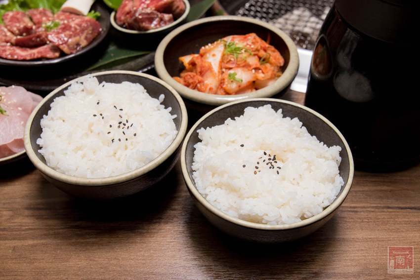 【臺南美食】台南燒肉店｜傳承正統日式燒肉文化｜手切冷藏頂級肉品｜店員的協助讓燒肉變好吃了｜多人和一個人都適合的燒肉店~~壹心燒肉台南安平店 - 南人幫