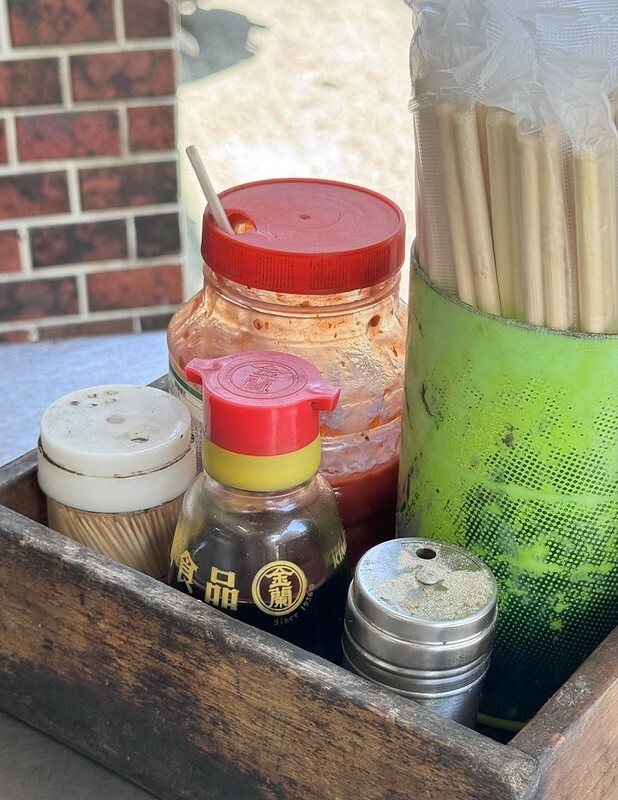 大溪美食地標達摩麵店,在地人激推擔仔麵與黑白切,老街飄香一甲子