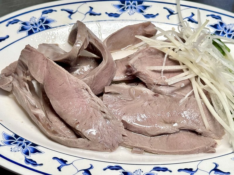 大溪美食地標達摩麵店,在地人激推擔仔麵與黑白切,老街飄香一甲子