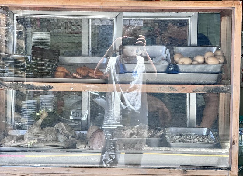 大溪美食地標達摩麵店,在地人激推擔仔麵與黑白切,老街飄香一甲子