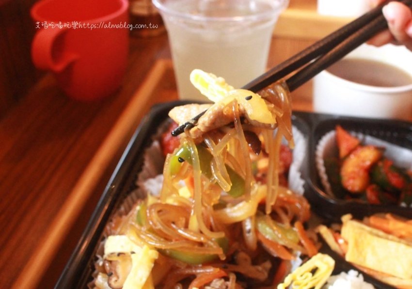 〖Finebox 好食〗韓國女生開的便當店！豪華편리한多達七樣菜．附大醬湯＆手工飲