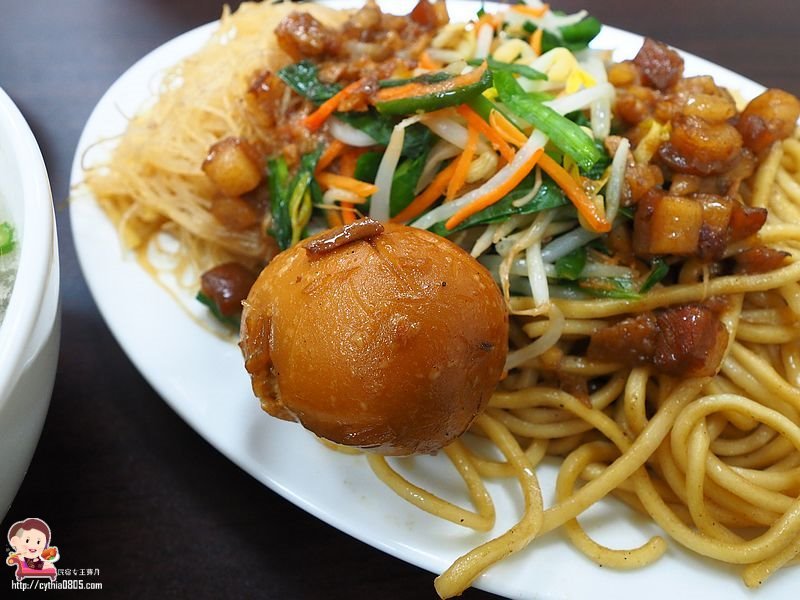 桃園平鎮美食-台南肉燥飯-霸氣虱目魚皮山蓋飯很驚人,在這裡找到我要的台南味 (邀約) @民宿女王芽月-美食.旅遊.全台趴趴走