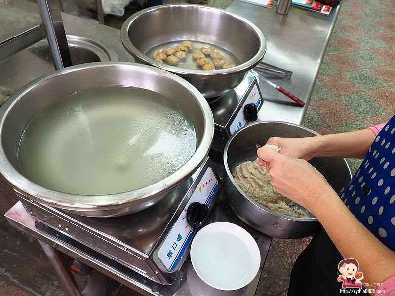 桃園平鎮美食-台南肉燥飯-霸氣虱目魚皮山蓋飯很驚人,在這裡找到我要的台南味 (邀約) @民宿女王芽月-美食.旅遊.全台趴趴走