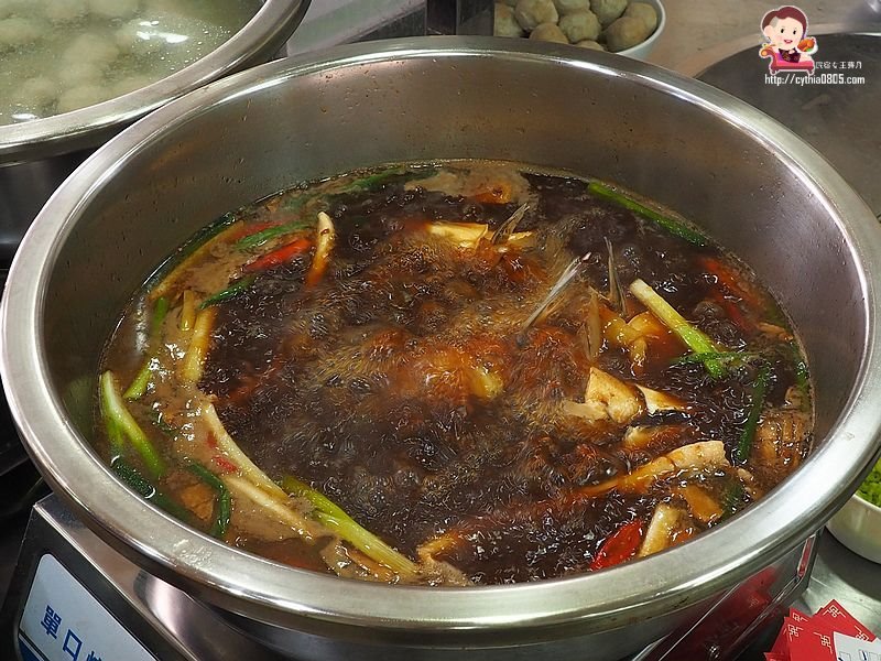 桃園平鎮美食-台南肉燥飯-霸氣虱目魚皮山蓋飯很驚人,在這裡找到我要的台南味 (邀約) @民宿女王芽月-美食.旅遊.全台趴趴走