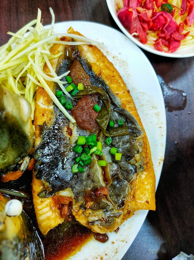 桃園平鎮美食-台南肉燥飯-霸氣虱目魚皮山蓋飯很驚人,在這裡找到我要的台南味 (邀約) @民宿女王芽月-美食.旅遊.全台趴趴走