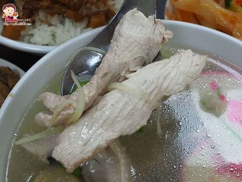 桃園平鎮美食-台南肉燥飯-霸氣虱目魚皮山蓋飯很驚人,在這裡找到我要的台南味 (邀約) @民宿女王芽月-美食.旅遊.全台趴趴走