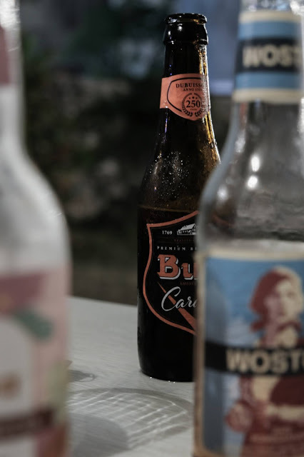 [秋，澎湖] 喝一點酒，聊一點天，在秋季的澎湖老宅草地上 - Beacon說酒人