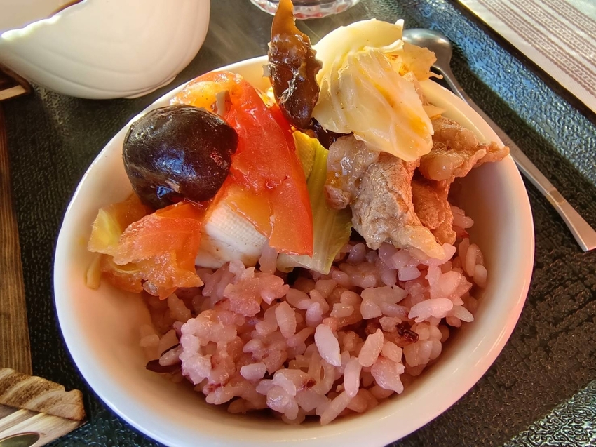 【新竹.尖石】宇老觀景台+魯壁一家人寵物友善餐廳超美景觀需預約