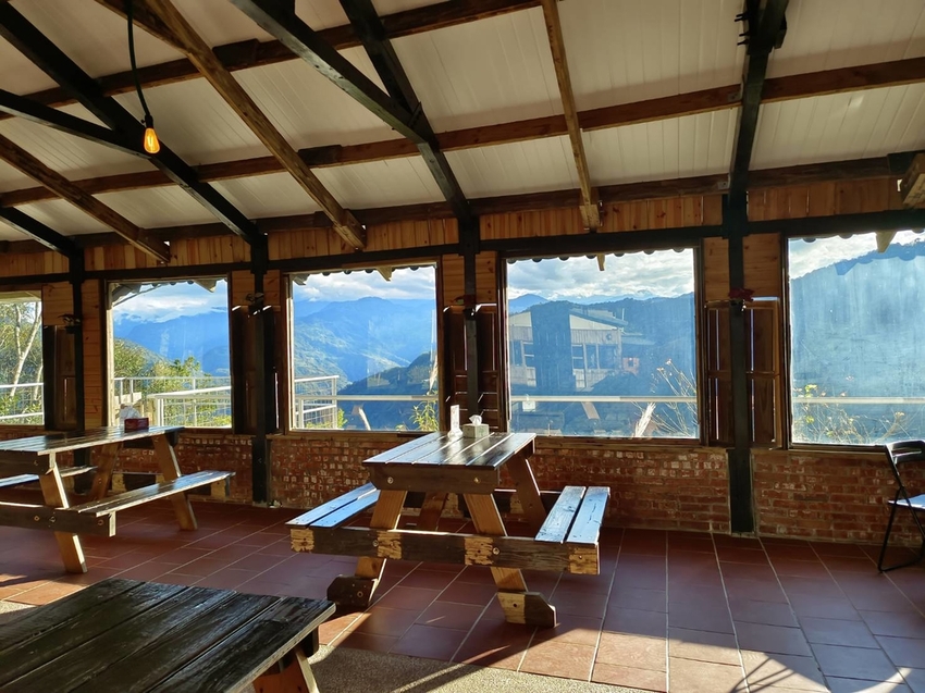 【新竹.尖石】宇老觀景台+魯壁一家人寵物友善餐廳超美景觀需預約