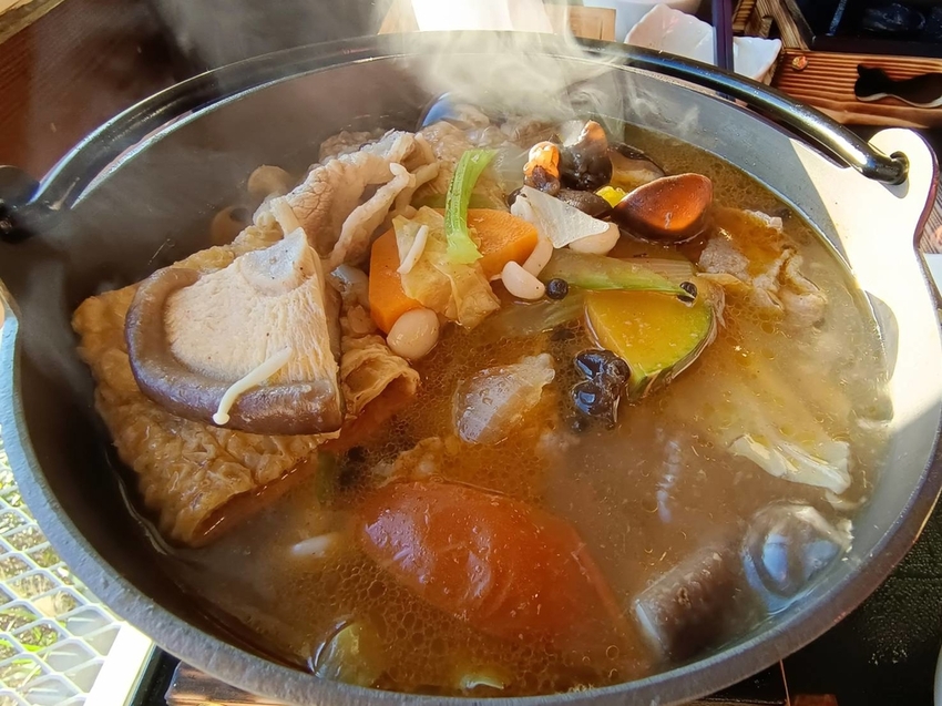 【新竹.尖石】宇老觀景台+魯壁一家人寵物友善餐廳超美景觀需預約