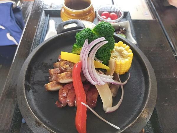 新竹尖石魯壁一家人~特色餐點~近宇老觀景台~山嵐飄上來的日子