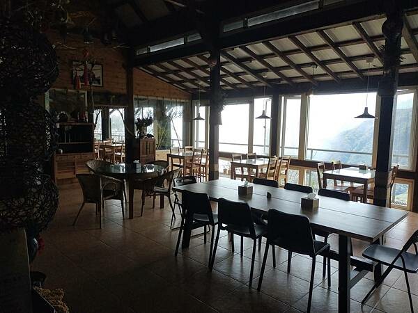 新竹尖石魯壁一家人~特色餐點~近宇老觀景台~山嵐飄上來的日子