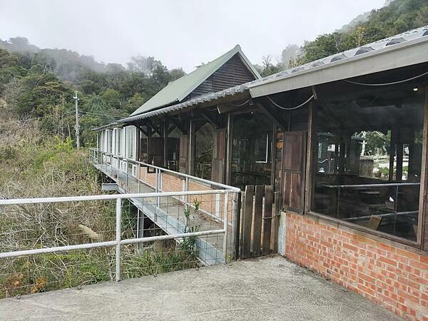 新竹尖石魯壁一家人~特色餐點~近宇老觀景台~山嵐飄上來的日子