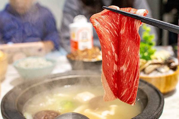 【桃園美食】嗑肉石鍋-什麼!?和牛龍蝦火鍋只要599元就能吃到!CP值爆高的火鍋店