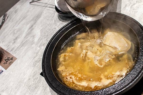 【桃園美食】嗑肉石鍋-什麼!?和牛龍蝦火鍋只要599元就能吃到!CP值爆高的火鍋店