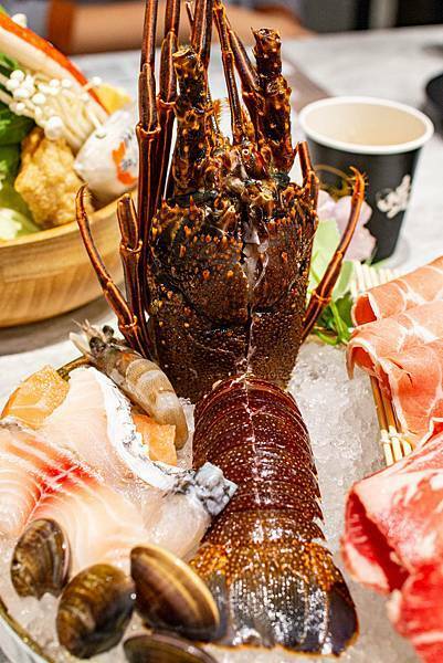 【桃園美食】嗑肉石鍋-什麼!?和牛龍蝦火鍋只要599元就能吃到!CP值爆高的火鍋店