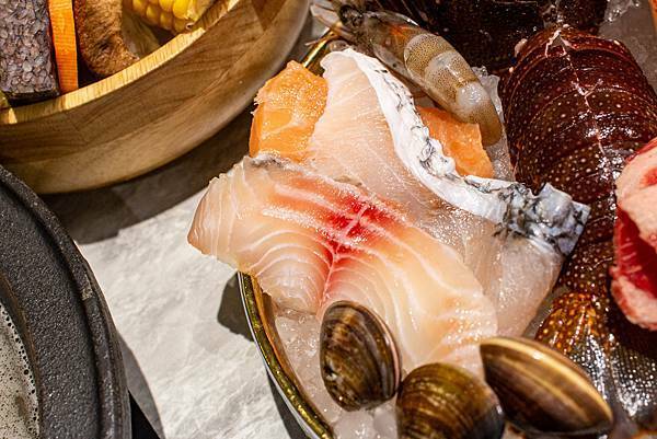 【桃園美食】嗑肉石鍋-什麼!?和牛龍蝦火鍋只要599元就能吃到!CP值爆高的火鍋店