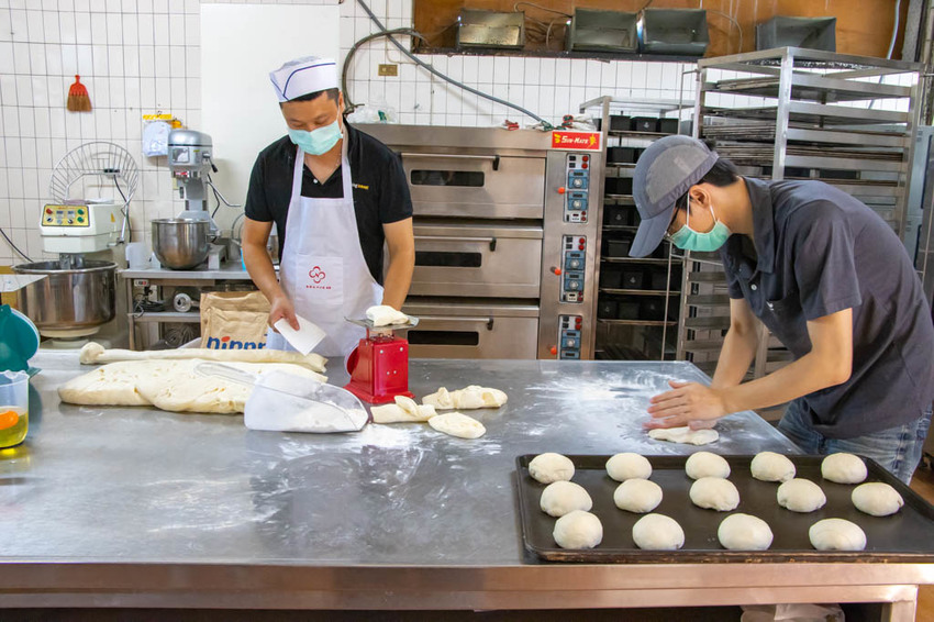 彰化溪湖,溪湖糖廠夯美食,鳥月生吐司專門店。 - 微笑Joe幸運