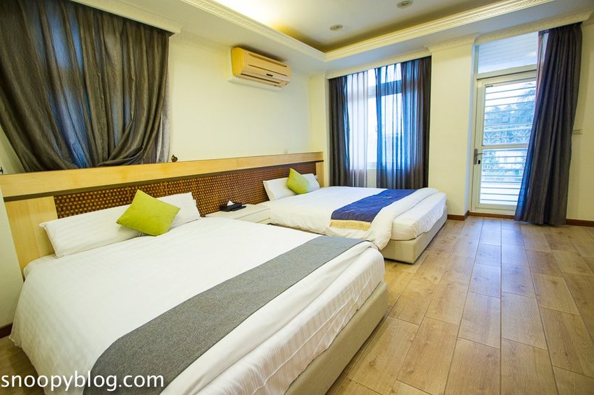 寬頻極緻Villa｜宜蘭五結包棟民宿～戲水池夏天能玩水，房間內有桌遊、遊戲帳篷、廚房玩具，適合親子同樂