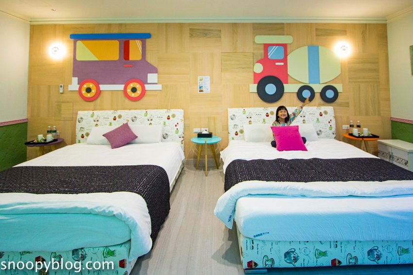 寬頻極緻Villa｜宜蘭五結包棟民宿～戲水池夏天能玩水，房間內有桌遊、遊戲帳篷、廚房玩具，適合親子同樂