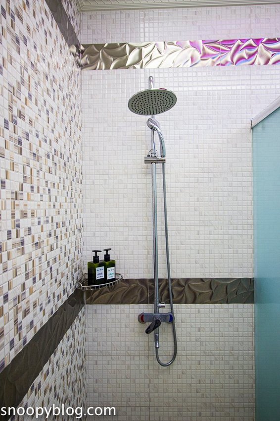 寬頻極緻Villa｜宜蘭五結包棟民宿～戲水池夏天能玩水，房間內有桌遊、遊戲帳篷、廚房玩具，適合親子同樂