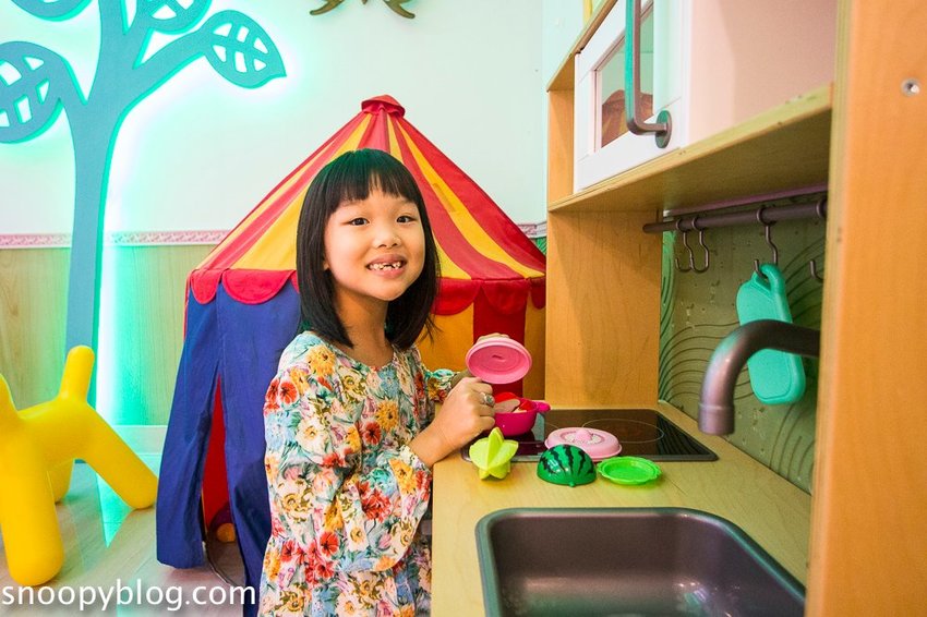 寬頻極緻Villa｜宜蘭五結包棟民宿～戲水池夏天能玩水，房間內有桌遊、遊戲帳篷、廚房玩具，適合親子同樂