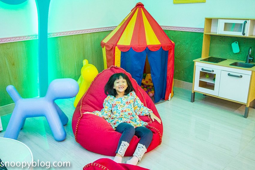 寬頻極緻Villa｜宜蘭五結包棟民宿～戲水池夏天能玩水，房間內有桌遊、遊戲帳篷、廚房玩具，適合親子同樂