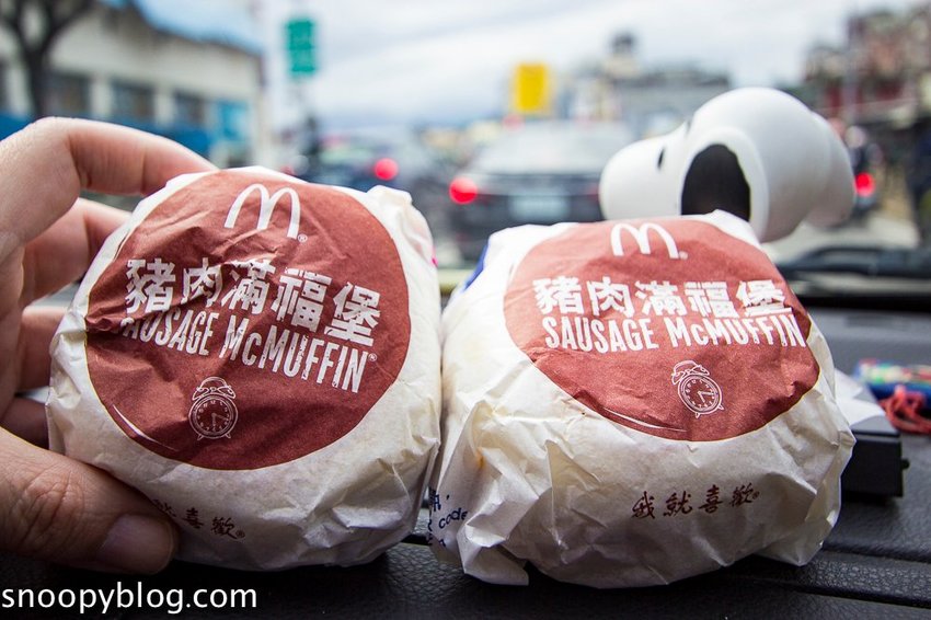 寬頻極緻Villa｜宜蘭五結包棟民宿～戲水池夏天能玩水，房間內有桌遊、遊戲帳篷、廚房玩具，適合親子同樂