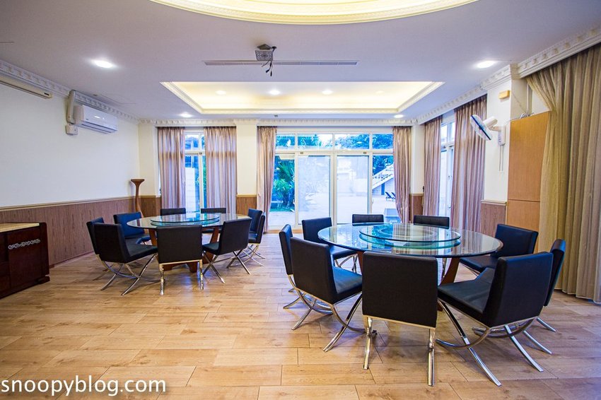 寬頻極緻Villa｜宜蘭五結包棟民宿～戲水池夏天能玩水，房間內有桌遊、遊戲帳篷、廚房玩具，適合親子同樂