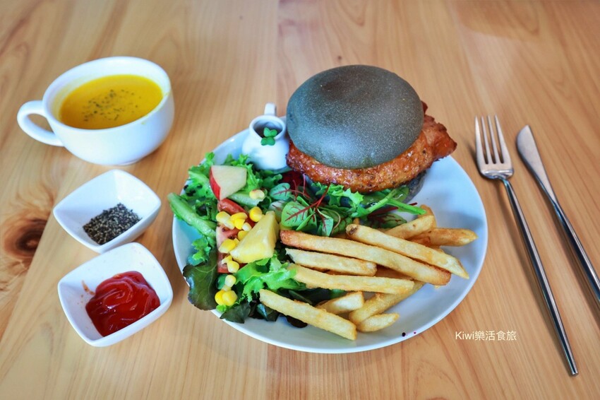 嘉義楓丹白露咖啡Café｜嘉義大林庭園式餐廳，早午餐，近老楊方塊酥.佐登妮絲城堡.康倪時代美學莊園