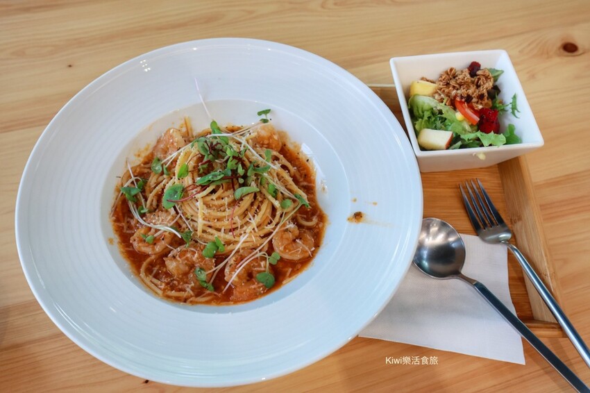 嘉義楓丹白露咖啡Café｜嘉義大林庭園式餐廳，早午餐，近老楊方塊酥.佐登妮絲城堡.康倪時代美學莊園