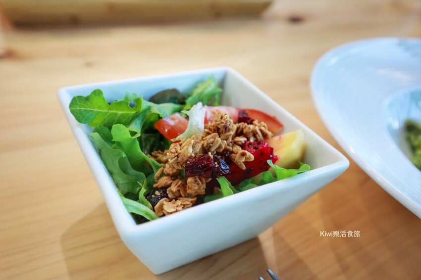 嘉義楓丹白露咖啡Café｜嘉義大林庭園式餐廳，早午餐，近老楊方塊酥.佐登妮絲城堡.康倪時代美學莊園